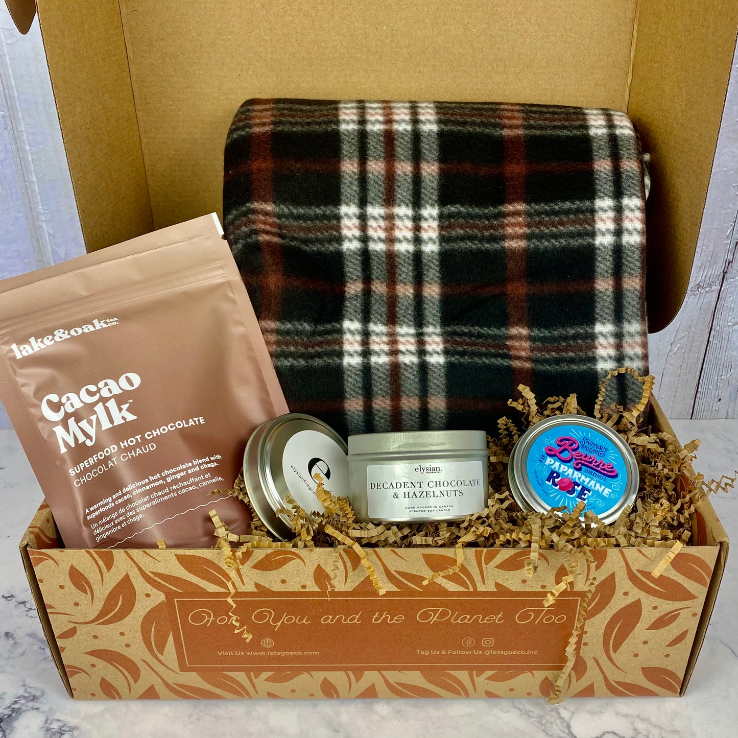 Gift Box "Comfort & Joy" - blanket, cocoa, lotion, candle