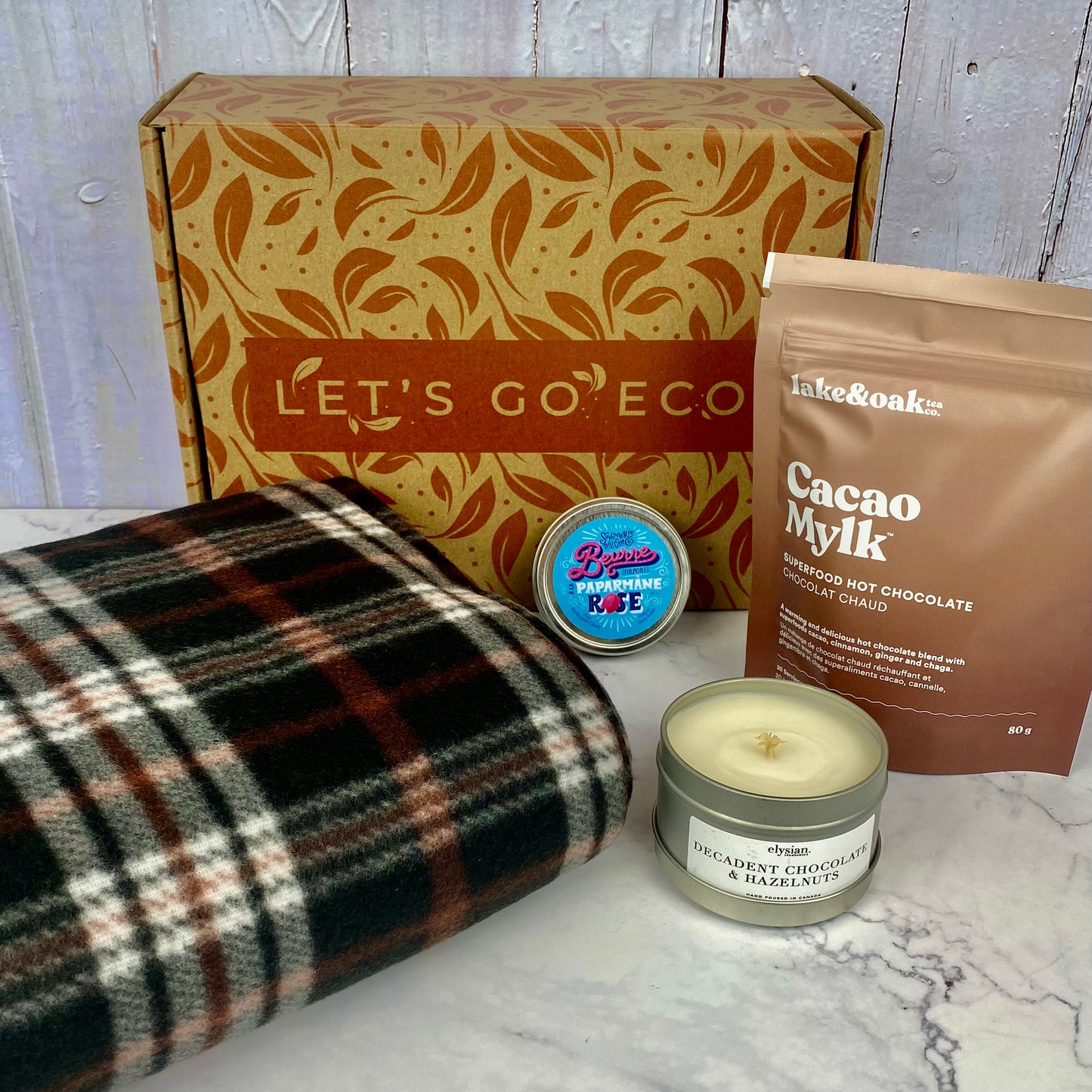 Gift Box "Comfort & Joy" - blanket, cocoa, lotion, candle