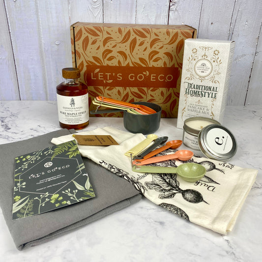 Gift Box "Home for the Holidays" - Charcuterie Board, Maple Syrup, Pancake Mix, Tea Towel and Candle