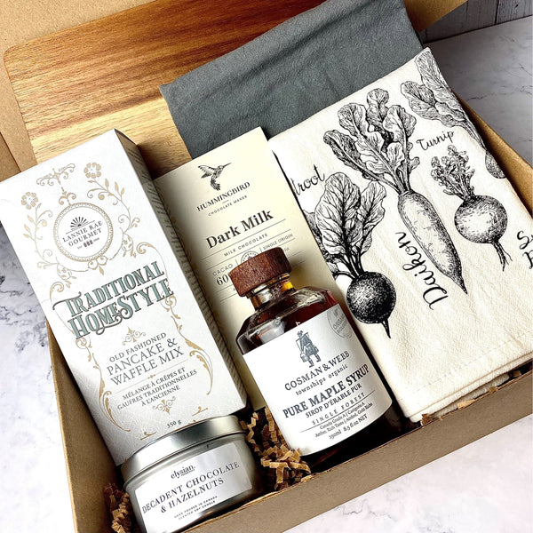 Gift Box "Happy Home" - Charcuterie Board, Maple Syrup, Pancake Mix, Tea Towel and Candle